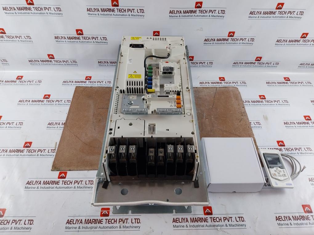 Abb Acs580-01-273A-2 Ac General Purpose Wall-mounted Drive W/ Dc Axial Fan - Image 4