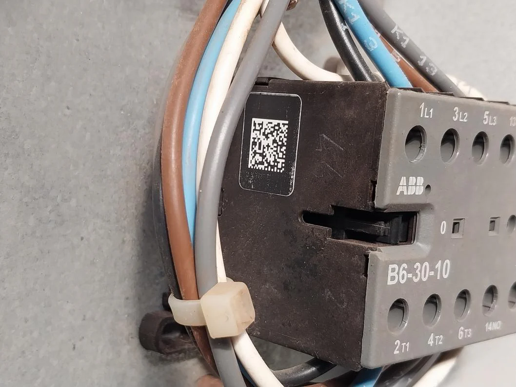 Abb Acs800-104-0580-7+E205+V991 Inverter Drive Module 68685192 709–976 Vdc - Image 9