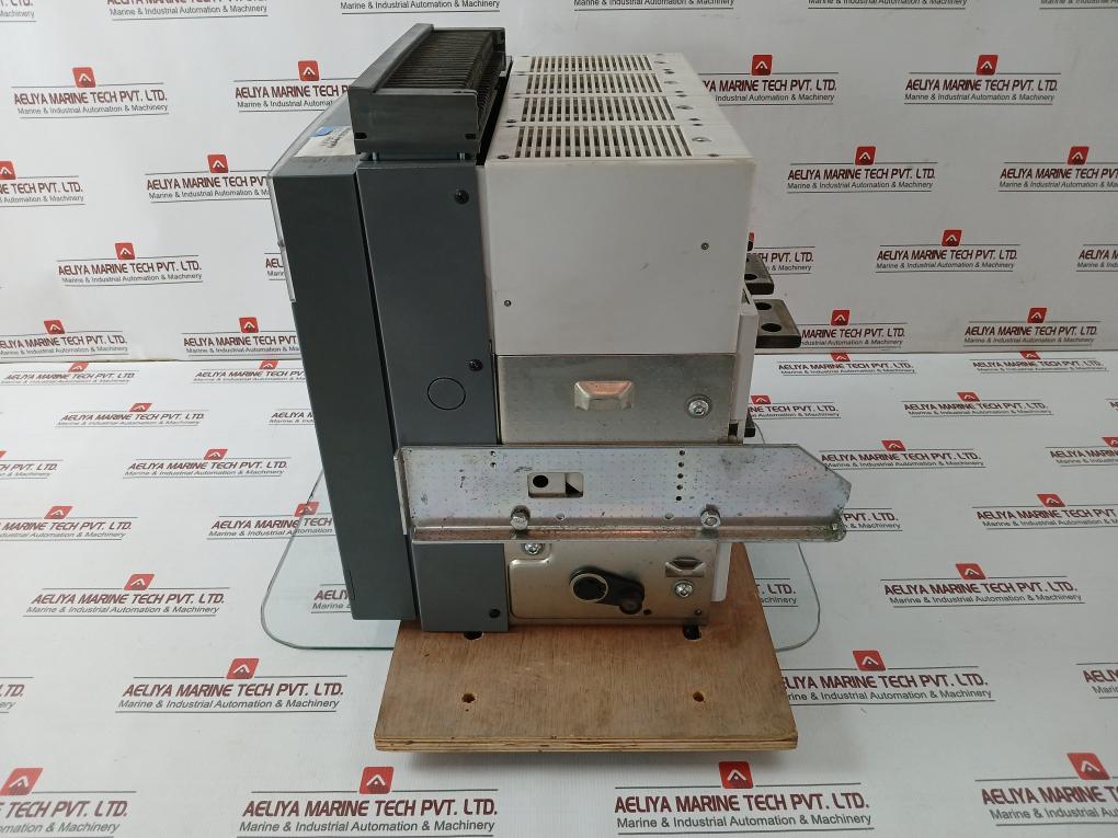 Abb Sace E1N 16 Sace Emax Circuit Breaker 400V Ac 3A Bm46102200 ~50-60 Hz - Image 4