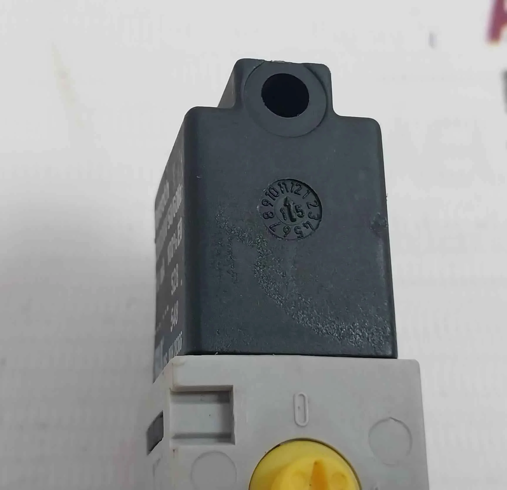 Aventics V840 Directional Valve 220/230V 50/60Hz - Image 8