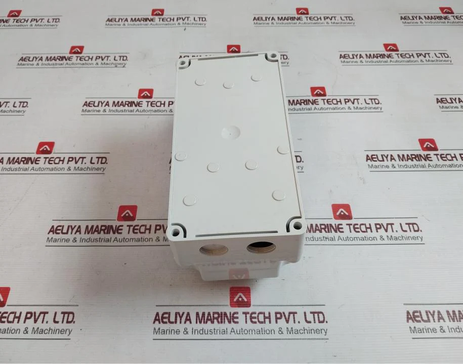 Bals Elektrotechnik 160501 Surface Mounting Socket Outlet Switched And Interlock - Image 5