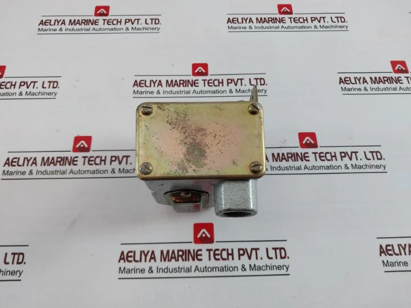 Barksdale D2T-h18Ss Pressure Or Vacuum Actuated Switch 480Vac 28Vdc - Image 2