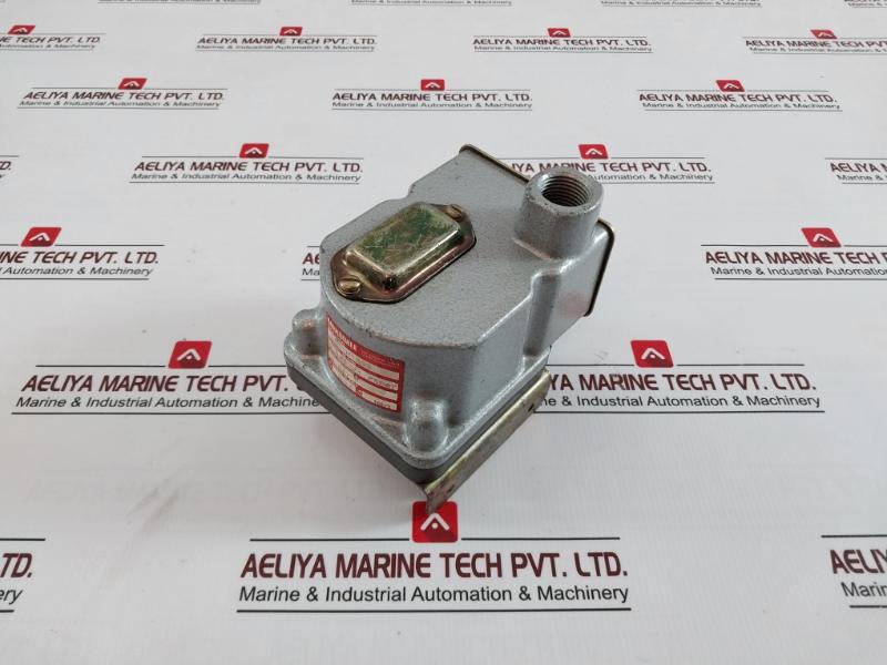 Barksdale D2T-h18Ss Pressure Or Vacuum Actuated Switch 480Vac 28Vdc - Image 3