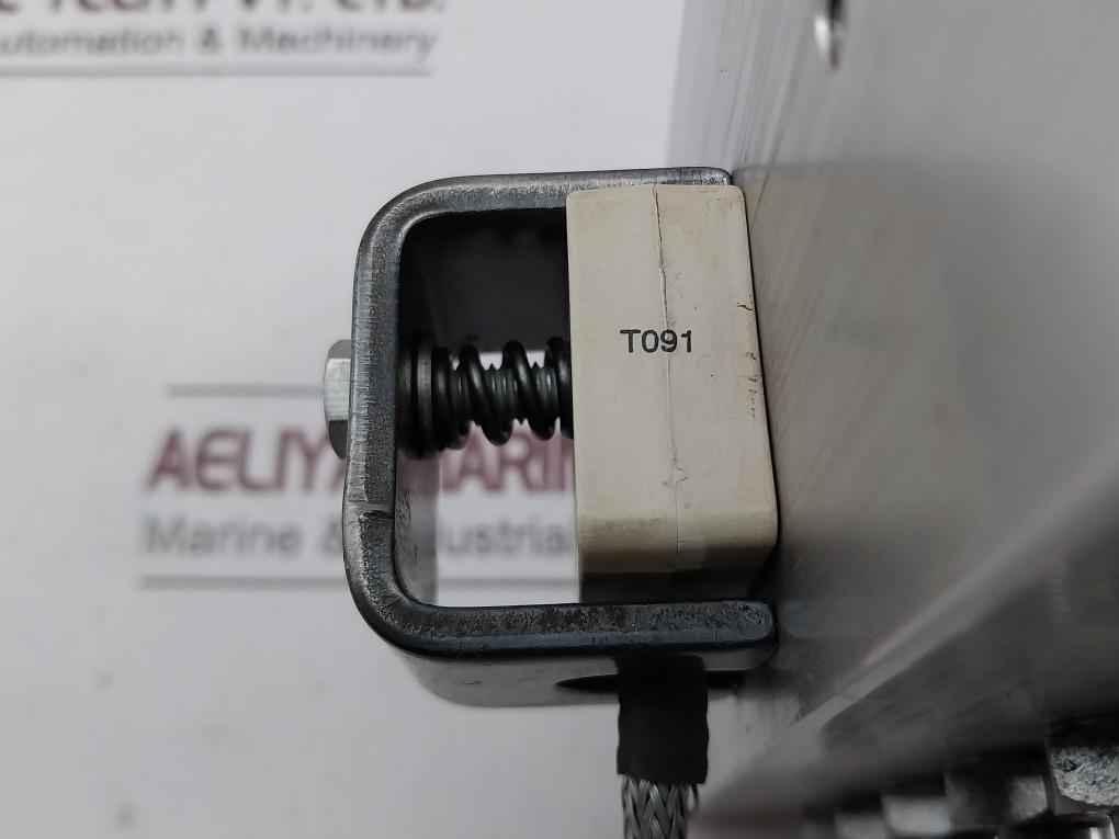 Baumer Electric 8 Outlets Flow Indicator 1.5 Meter Di 12.82.01/1 - Image 9