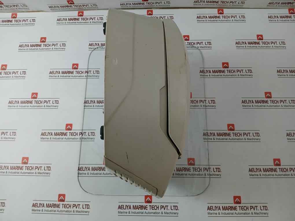 Borosil Ccf4000Vt Tabletop Centrifuge Unit 230Vac 50Hz (Not Working) - Image 5