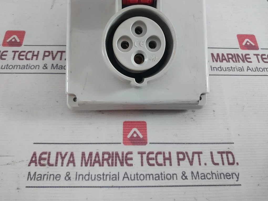 Bticino Cbs316/43 Industrial Plug With Socket 750V 50/60 Hz 16A - Image 9