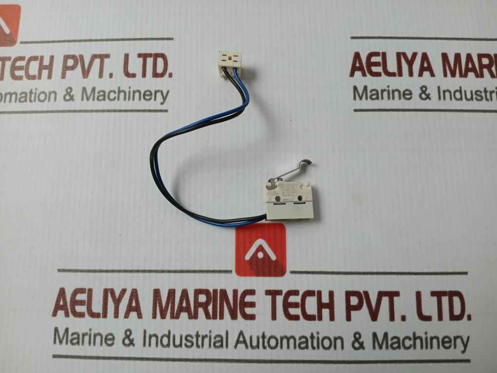 Burgess V4net8ul Snap Action Micro Switch 5a Gp/250vac - Image 2