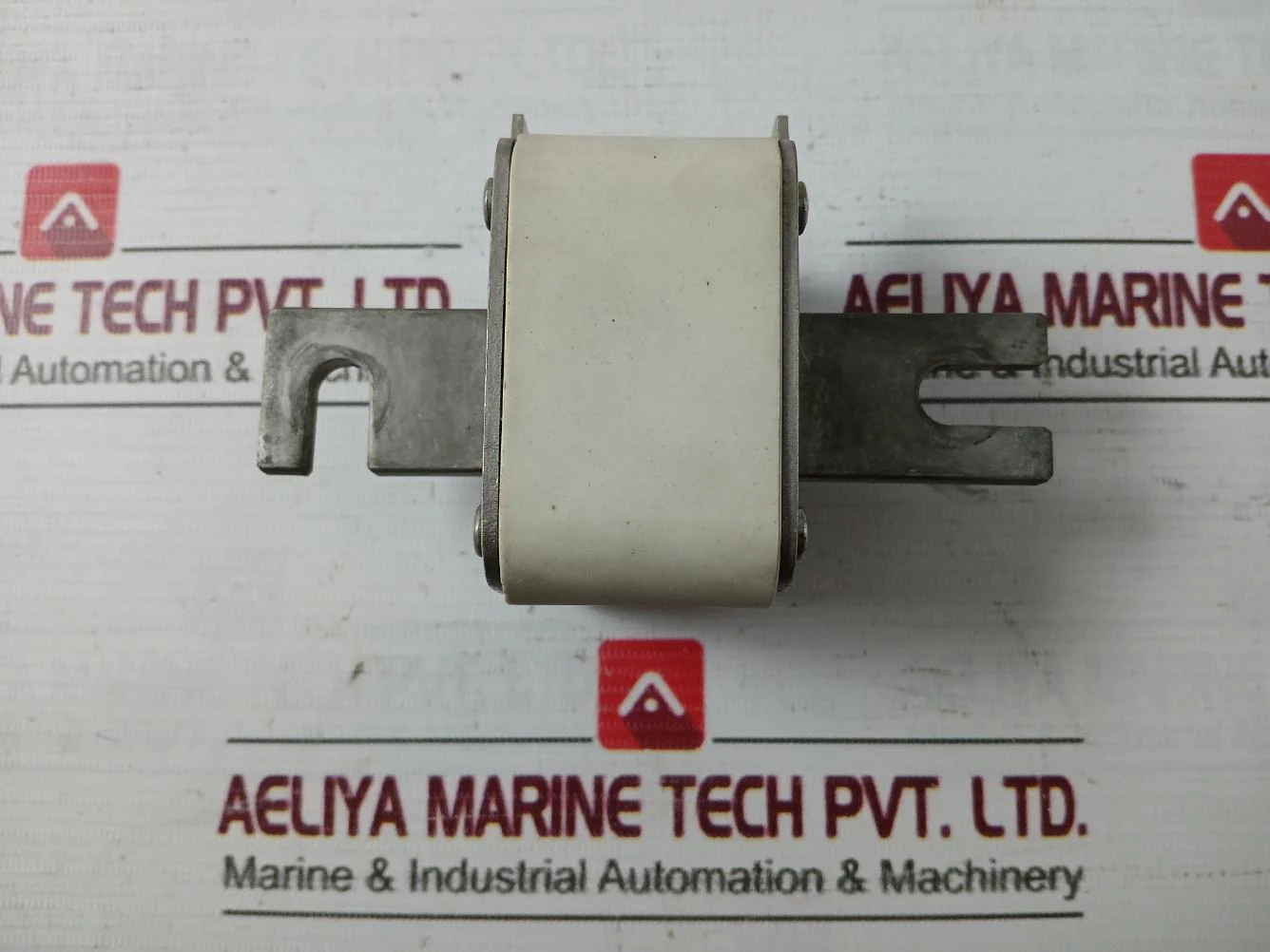 Bussmann 170M6035 High Speed Square Body Fuse 700A 690V - Image 5