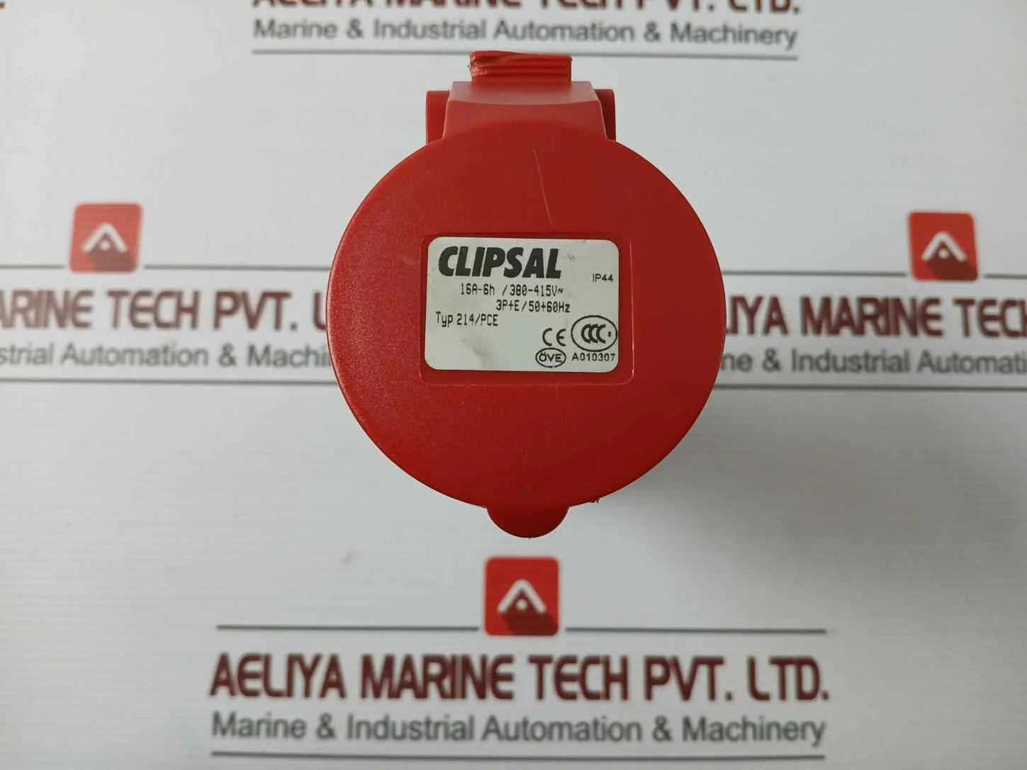 Clipsal 214/Pce Trailing Socket Plug Ip44 3P+E/50+60Hz - Image 5