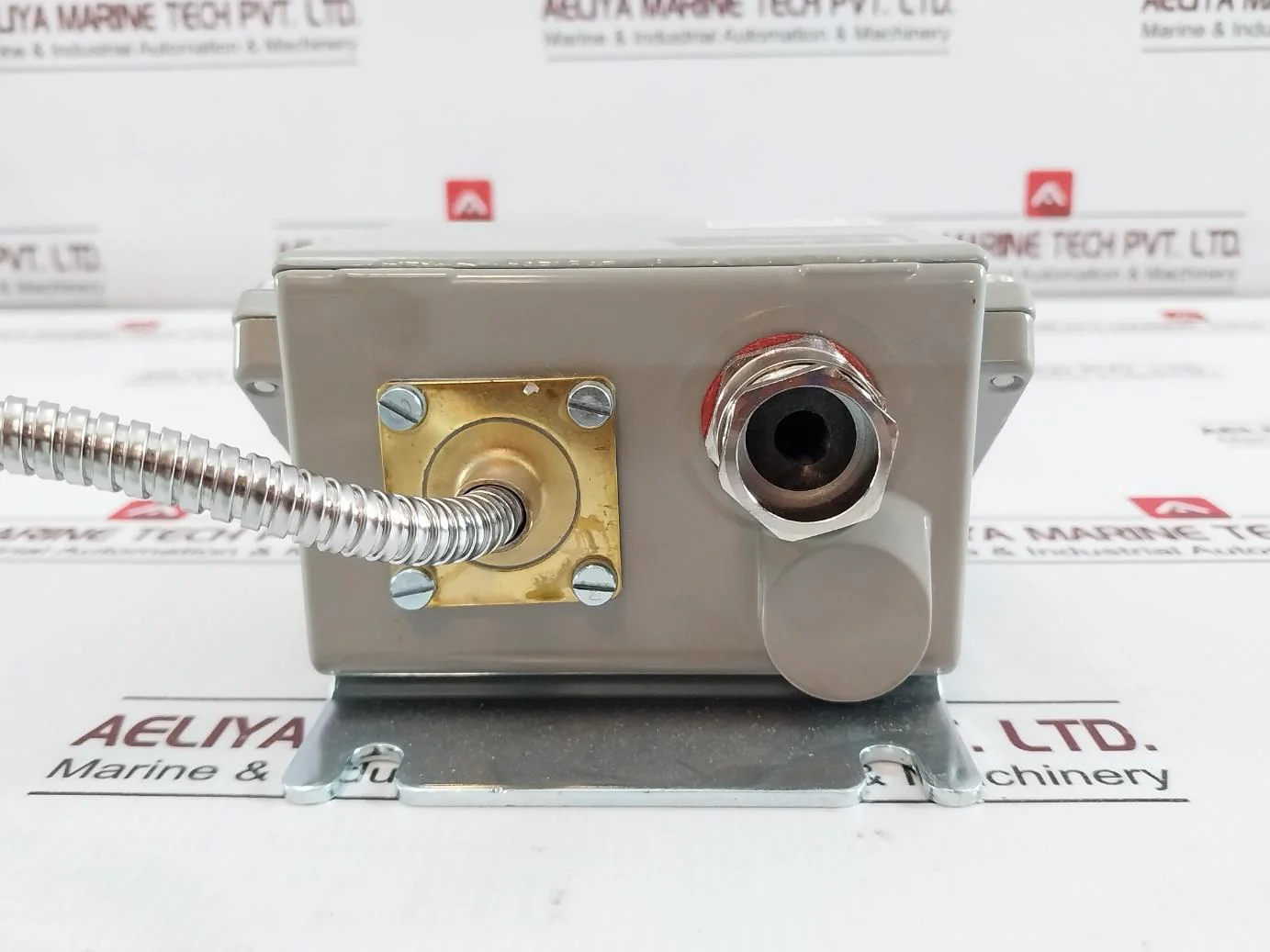 Danfoss Kps80 Thermostat Temperature Switch 70-120C Ac1 10A Ip67 5-30V A0965 - Image 11