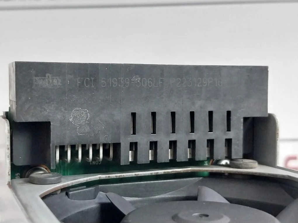 Dell C570A-s0 Switching Power Supply 0Rxcph Revision: A00 100-240V 570W 7.0-3.5A - Image 5