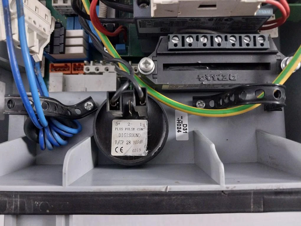 Demag 71946945-05.500 Electrical Control Panel 25A/250Vac - Image 5