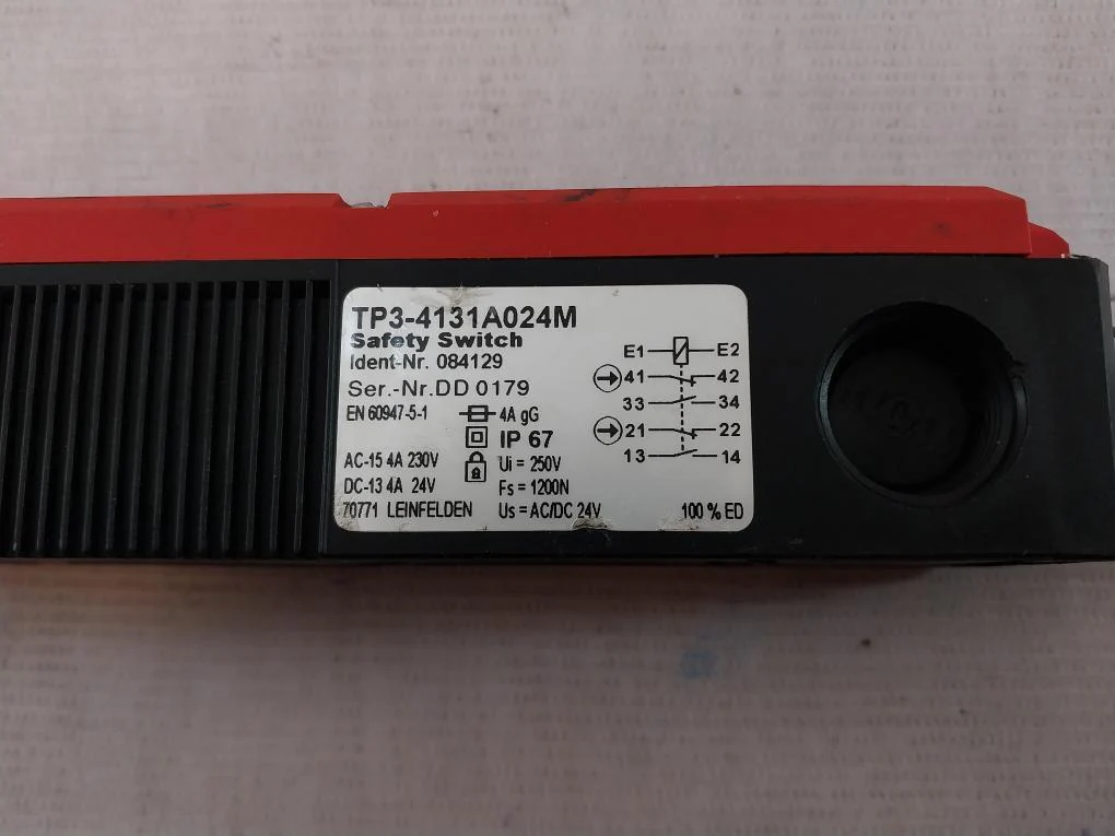 Euchner Tp3-4131A024M Safety Switch Tp With Door Monitoring Contact 084129 - Image 8