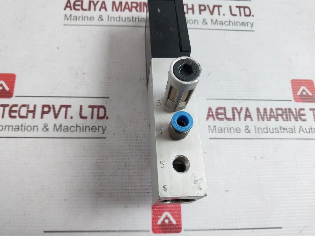 Festo Mpye-5-1/8-hf-010-b Proportional Directional Control Valve 24Vdc - Image 6