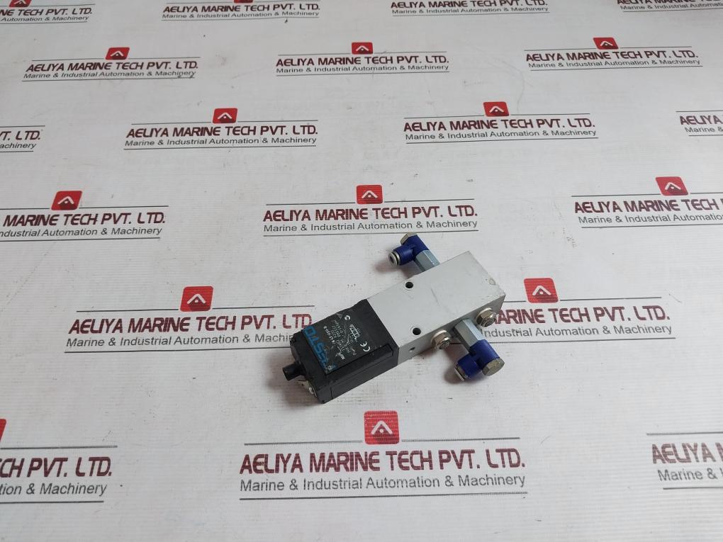 Festo Mpye-5-1/8-lf-010-b Proportional Directional Control Valve 0-10Bar 24Vdc - Image 3