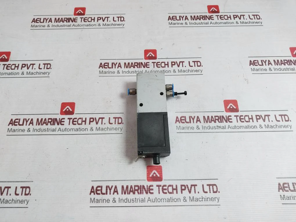 Festo Mpye-5-m5-010-b Proportional Directional Control Valve Hw 1009 7105421 - Image 3