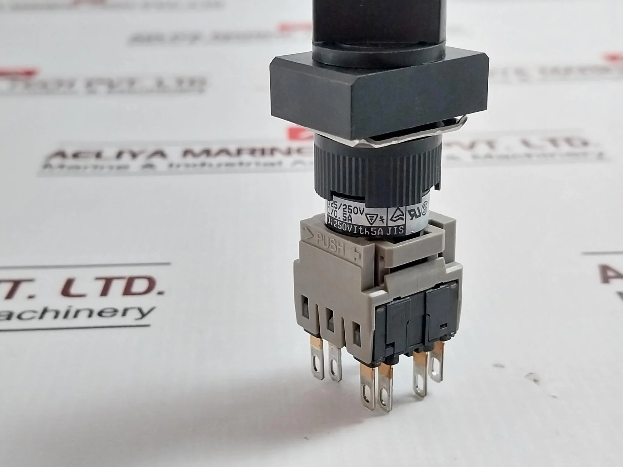 Fuji Electric Ah164-p2 Selector Switch 250V 5A - Image 7