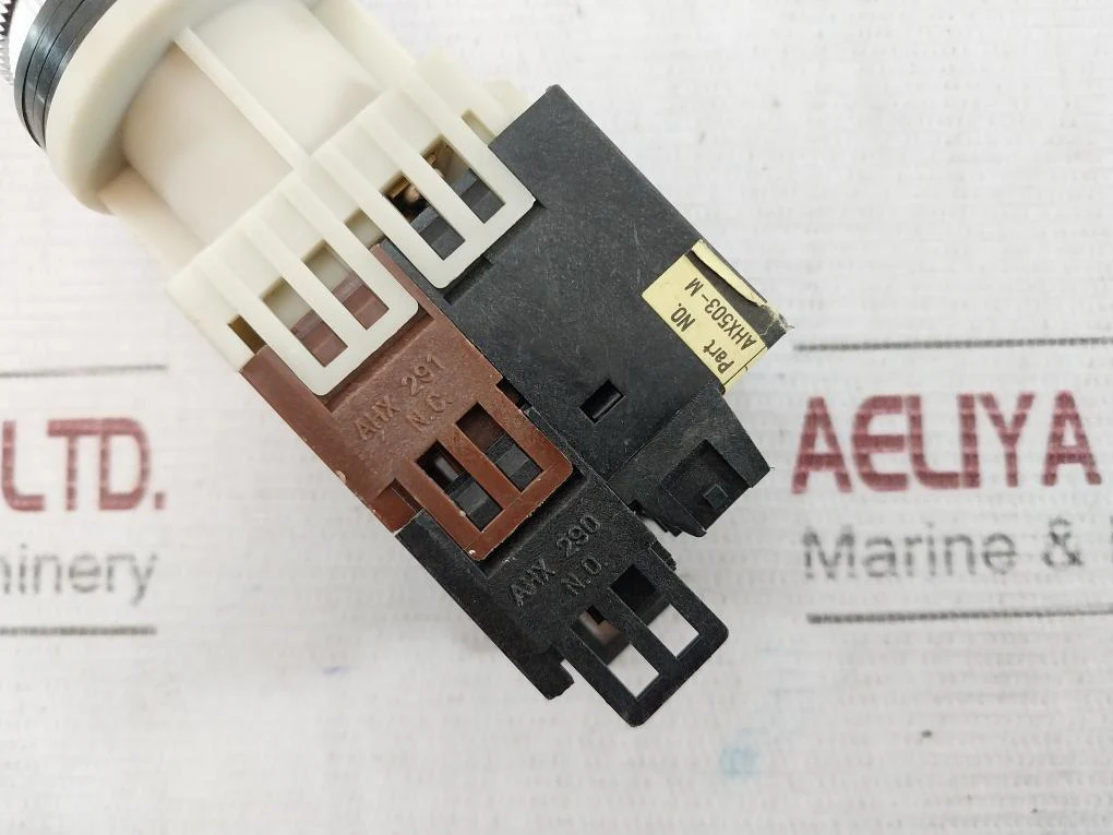Fuji Electric Ah30-l2 Green Push Button Command Switch 200-220V 50-60Hz - Image 7