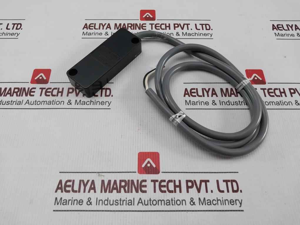 Fuji Electric Pm-2s Magnetic Proximity Switch 1-meter - Image 4