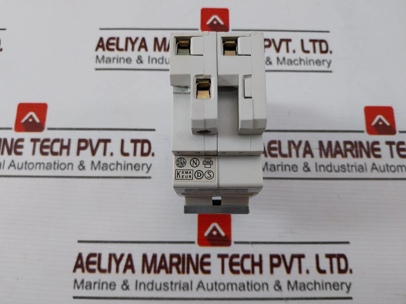 Hager Sb 316 3-pole 16A Modular Switch Module 400 V 50 Hz - Image 4