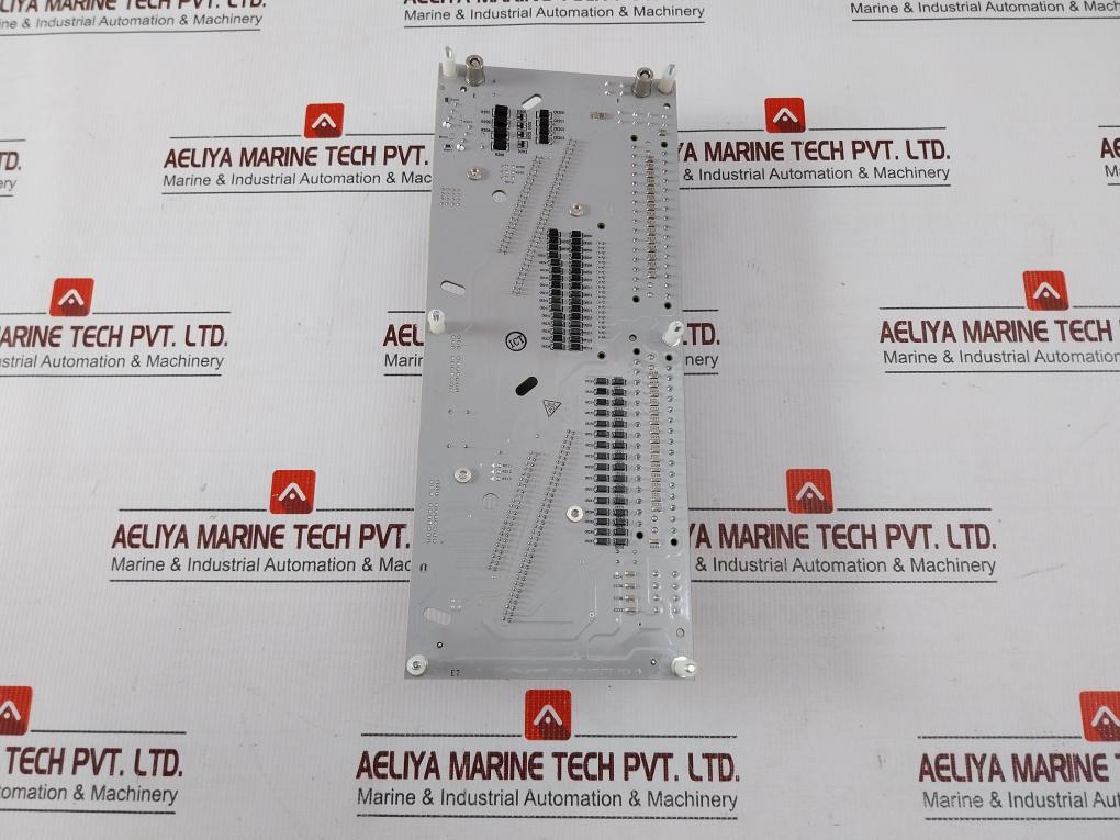 Honeywell Cc-tdob11 Digital Output Module En2022-2178 24Vdc E108467 - Image 2