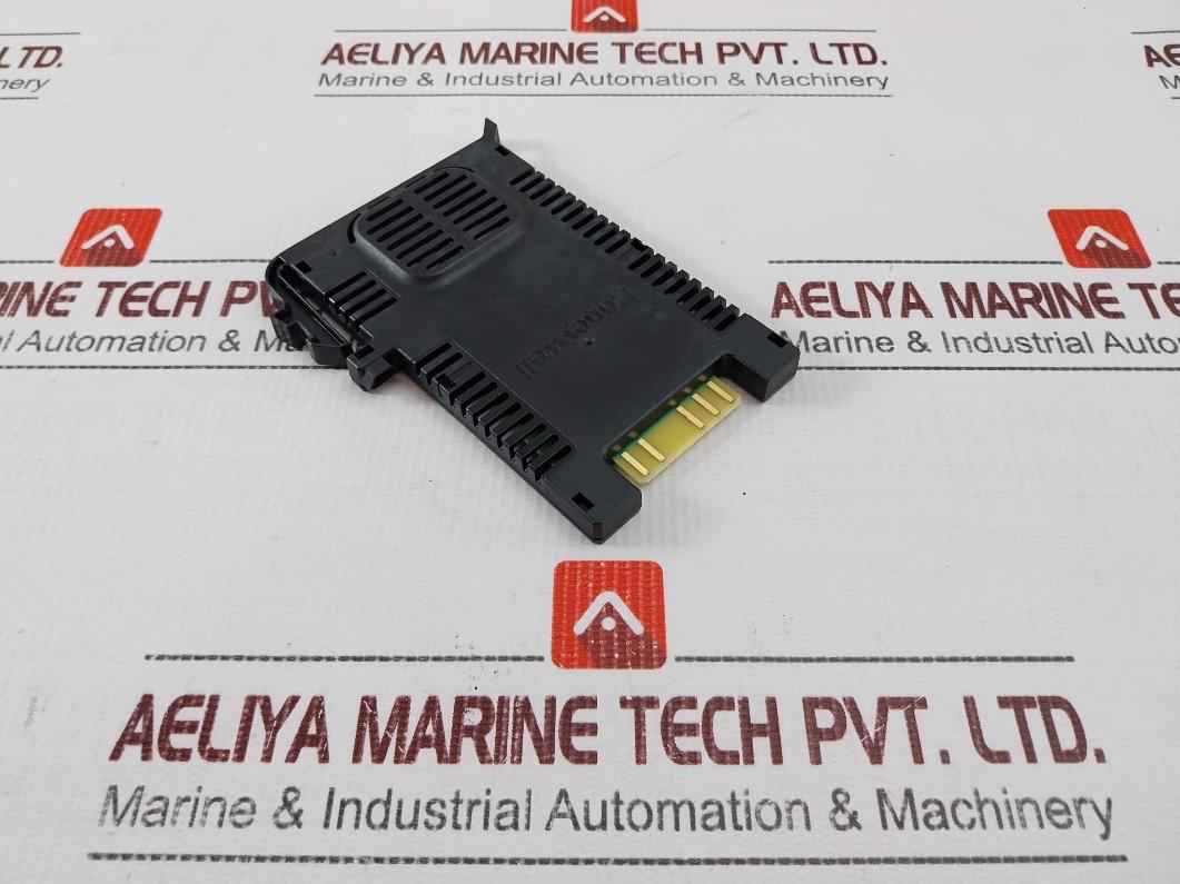 Honeywell Cc-upta01 Universal Pass Through Adapter +24V Dc 500Ma - Image 2