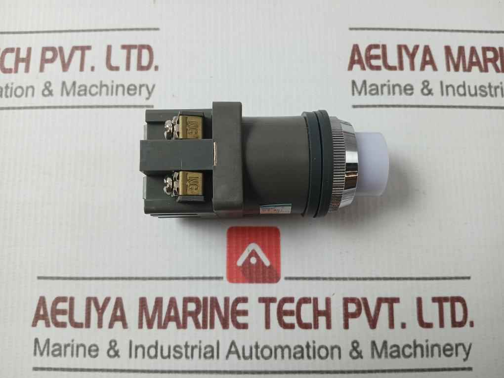 Idec Alne8811W Illuminated Pushbutton Switch 12V 50-60Hz - Image 8
