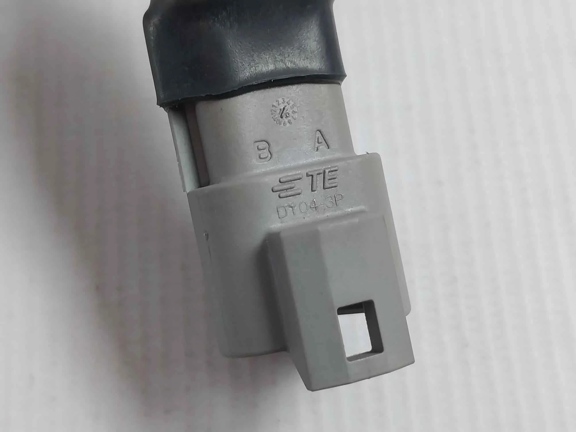 Itt Cannon Dt04-3p Electrical Connector Cable - Image 4