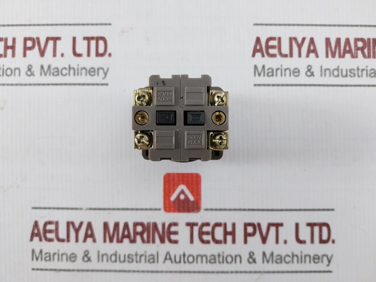 Izumi 411C Push Button Switch 600V Max - Image 2