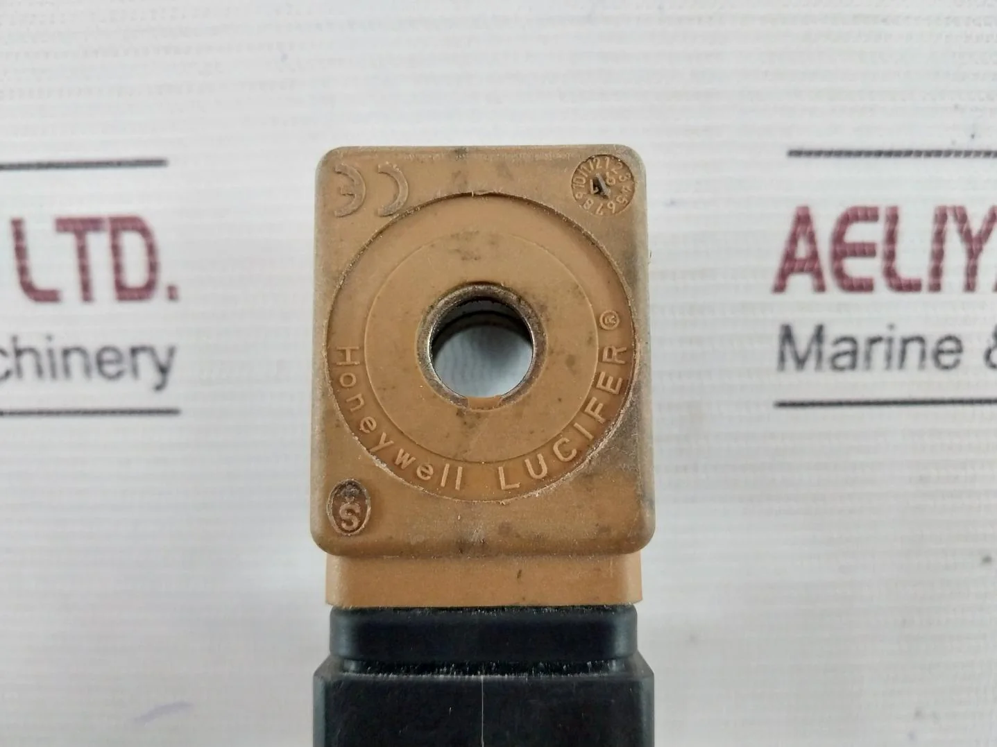 Lucifer 483510S6 F Solenoid Valve 220-240V 50Hz - Image 8