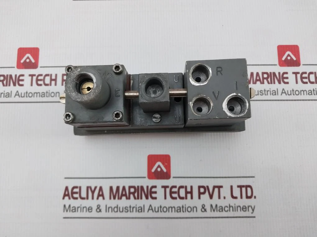 Mar-in Controls 20.55.167 Transmission Input Control Panel 0-30 Lb/In2 0-2 Bar - Image 2