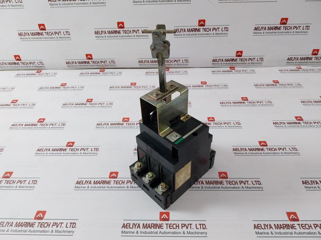 Merlin Gerin C161Ni Circuit Breaker 3 Poles 160A 690Vac 500Vdc - Image 3