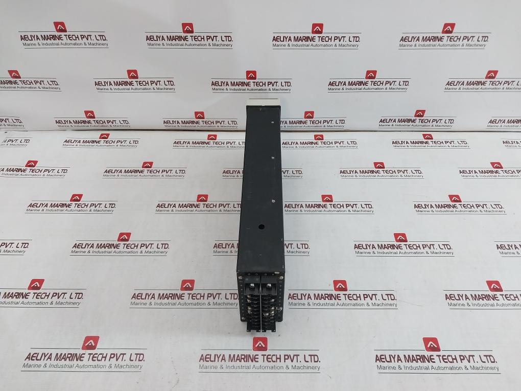Moore Mycro 351 Triple- Loop Digital Controller - Image 3