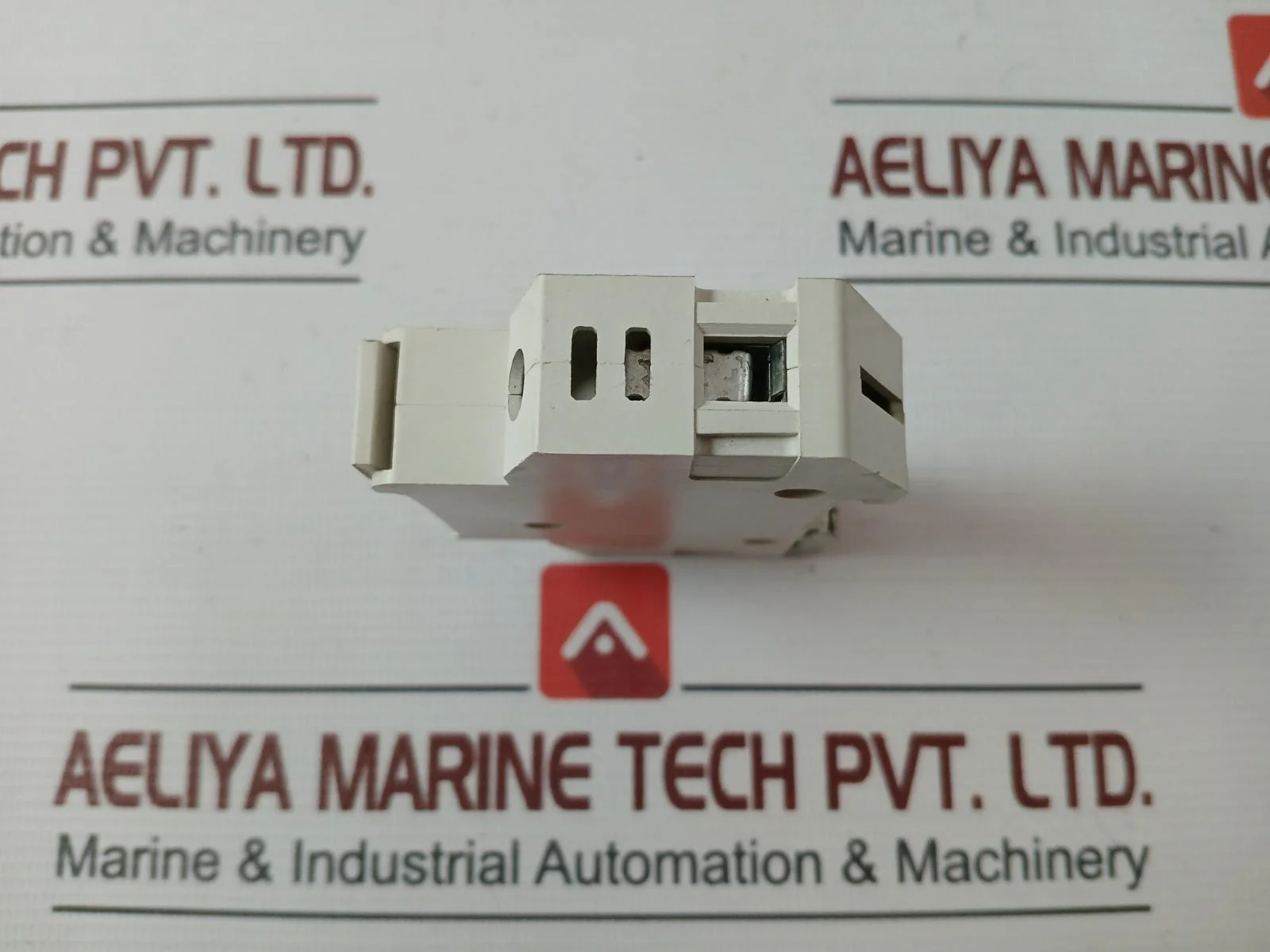 Ms18-32 500V Fuse Holder - Image 7