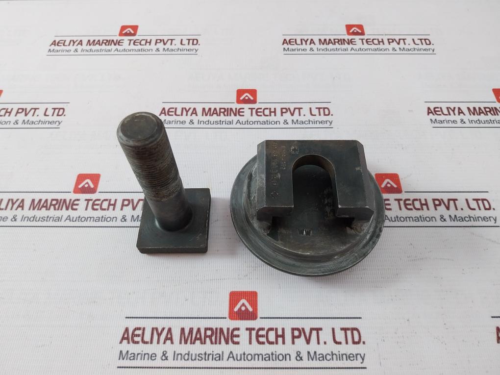 Na A266-gr2 Manhole Yoke & Bolt Set Na1839, Na1840 - Image 6