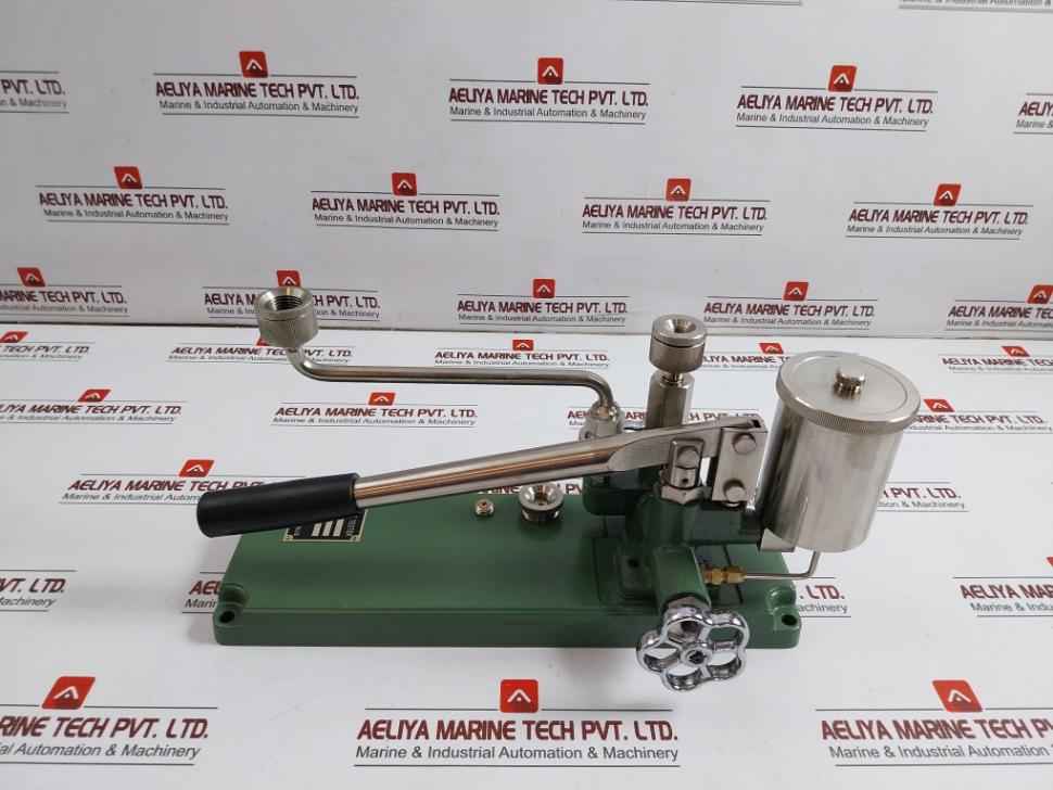 Nagano Keiki Seisakusho 7059 Pressure Gauge Tester - Image 7