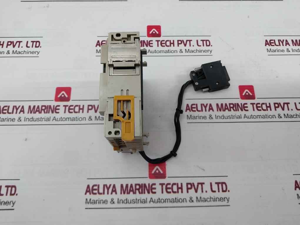 Omron Cqm1-da021 Analog Output Module (D/A Unit) 0-20Ma 348 - Image 2