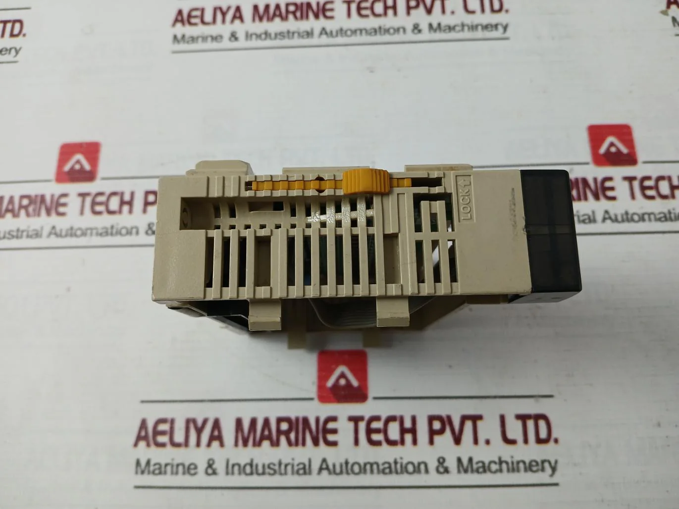 Omron Cqm1-id212 Input Module 24Vdc 6Ma 16 Pts - Image 8