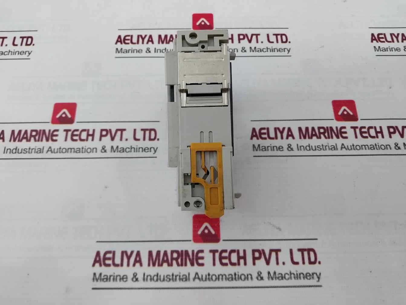 Omron Cqm1-oc221 Plc Output Unit Module 72Va/P 1440Va/U 20X0S - Image 2