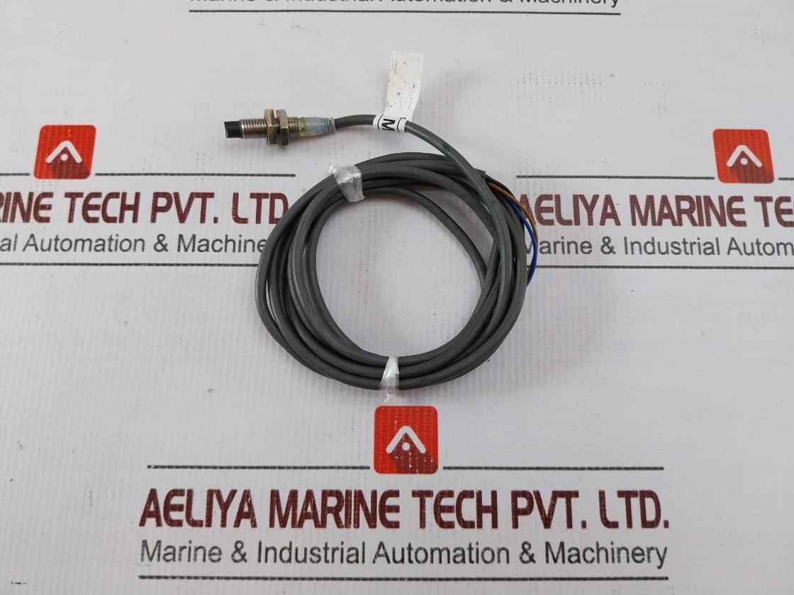 Omron E2A-s08Kn04-wp-g1 Proximity Sensor 2 Meter 24Vdc 4.0Mm - Image 2