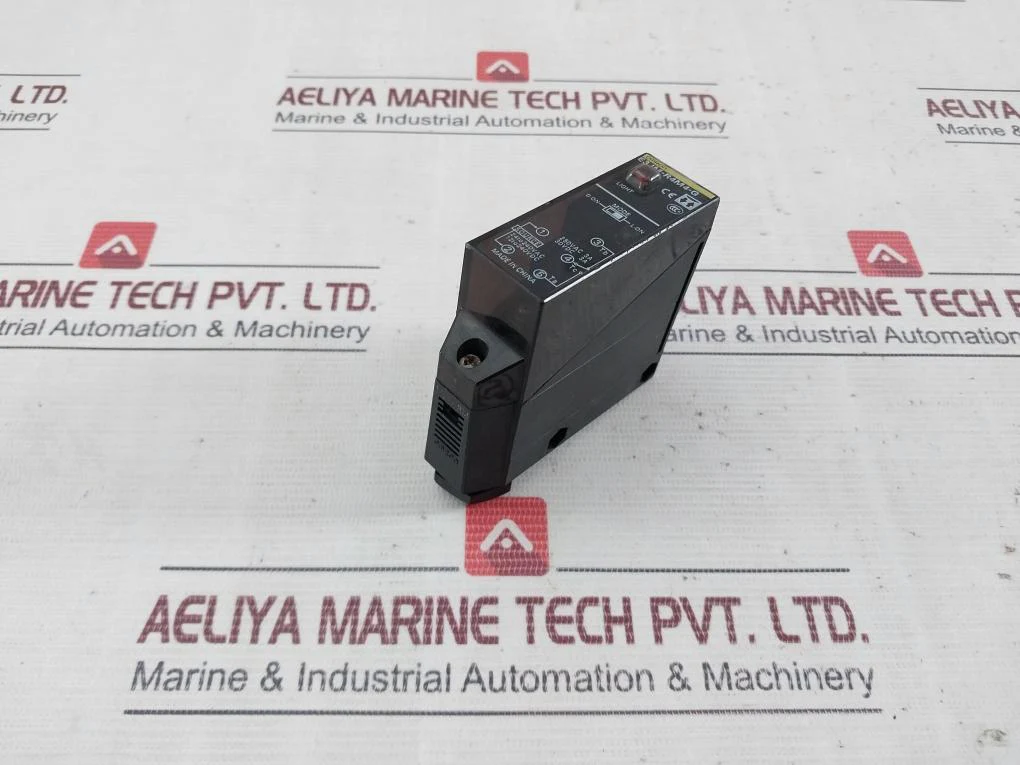 Omron E3Jm-r4M4-g Photoelectric Sensor 250 Vac 3A - Image 3
