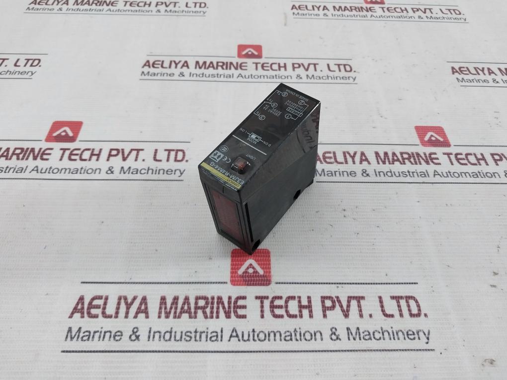 Omron E3Jm-r4M4-g Photoelectric Sensor 250 Vac 3A - Image 4