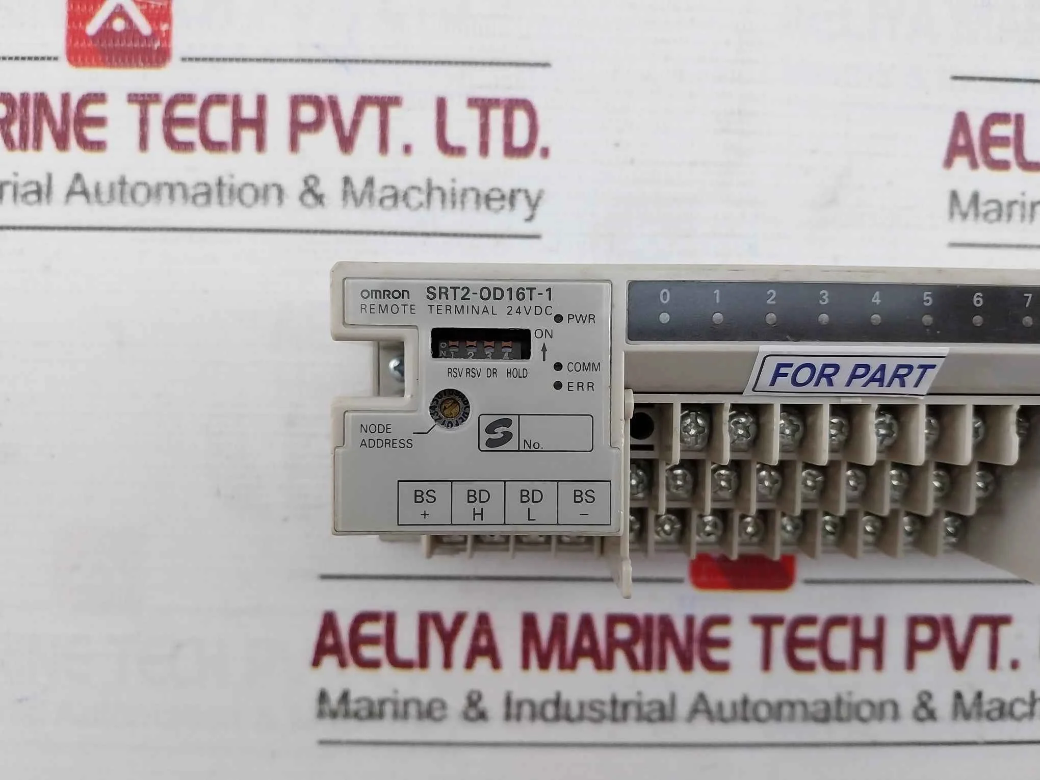 Omron Srt2-od16T-1 Remote Terminal Module 0.5A 24Vdc (Not Working) - Image 7