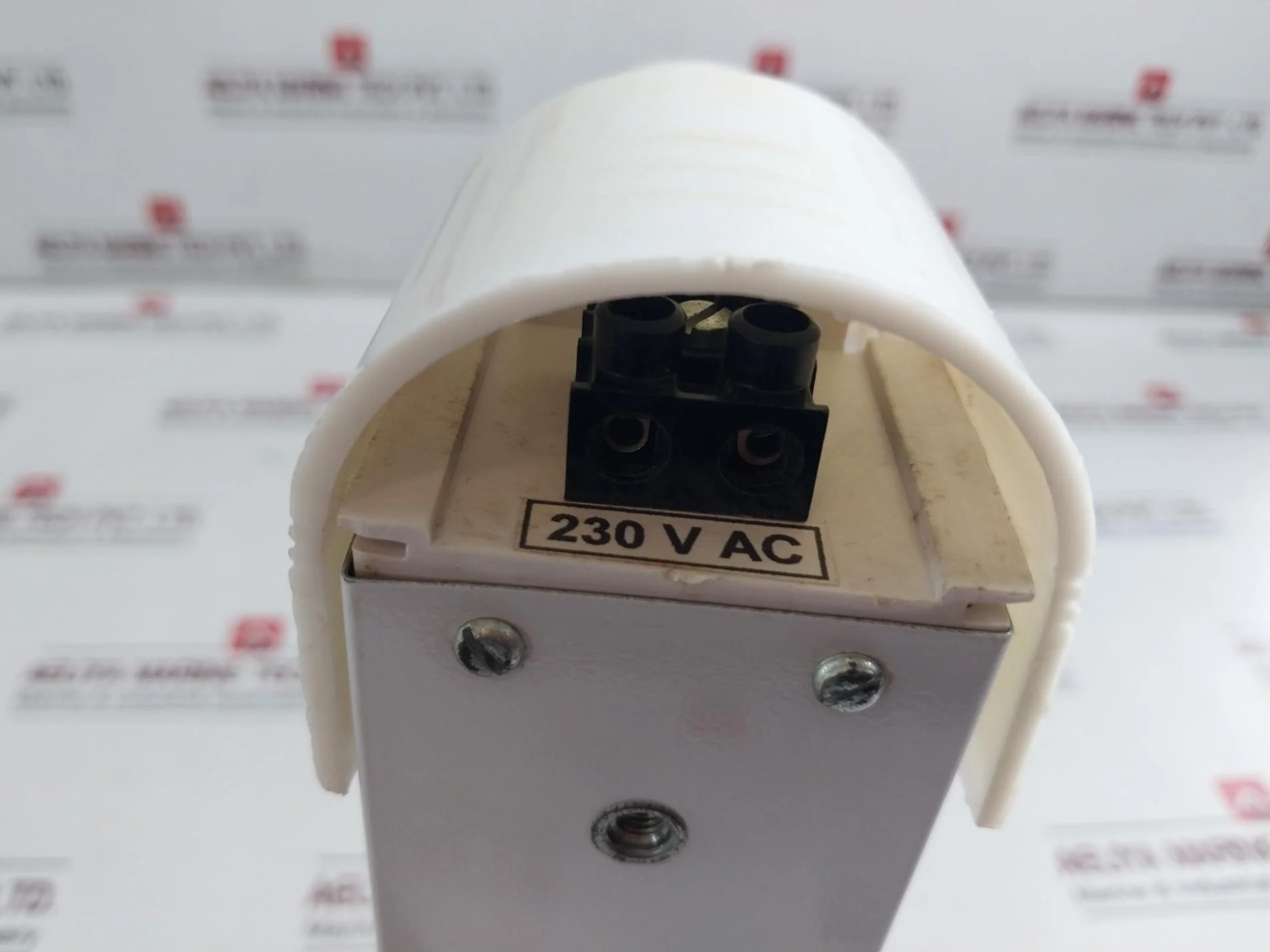Osram Cfl/Pe-11W Tube Light And Fitting Assembly 230 Volts/50 Hz - Image 8