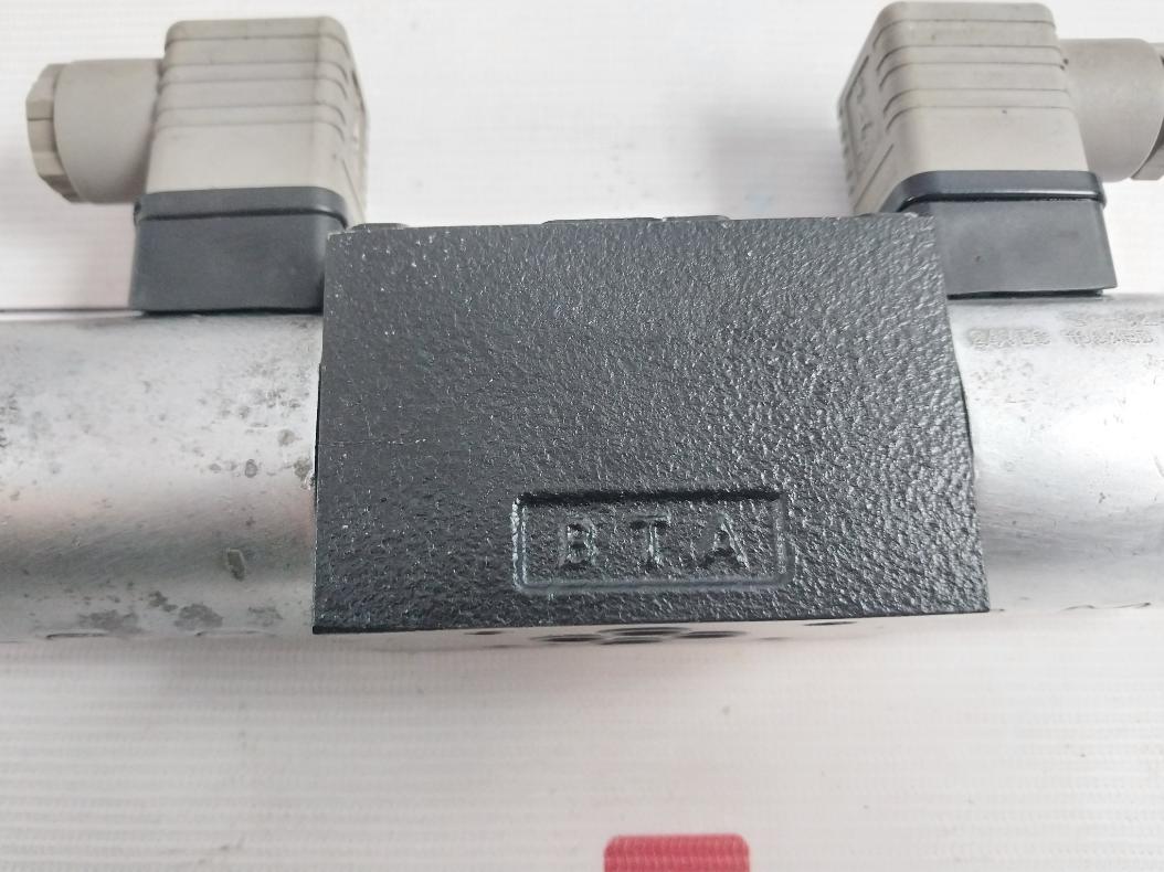 Parker 4D01 3208 0302 C1G0Q Hydraulic Directional Control Valve 24Vdc 100%Ed 14A - Image 7