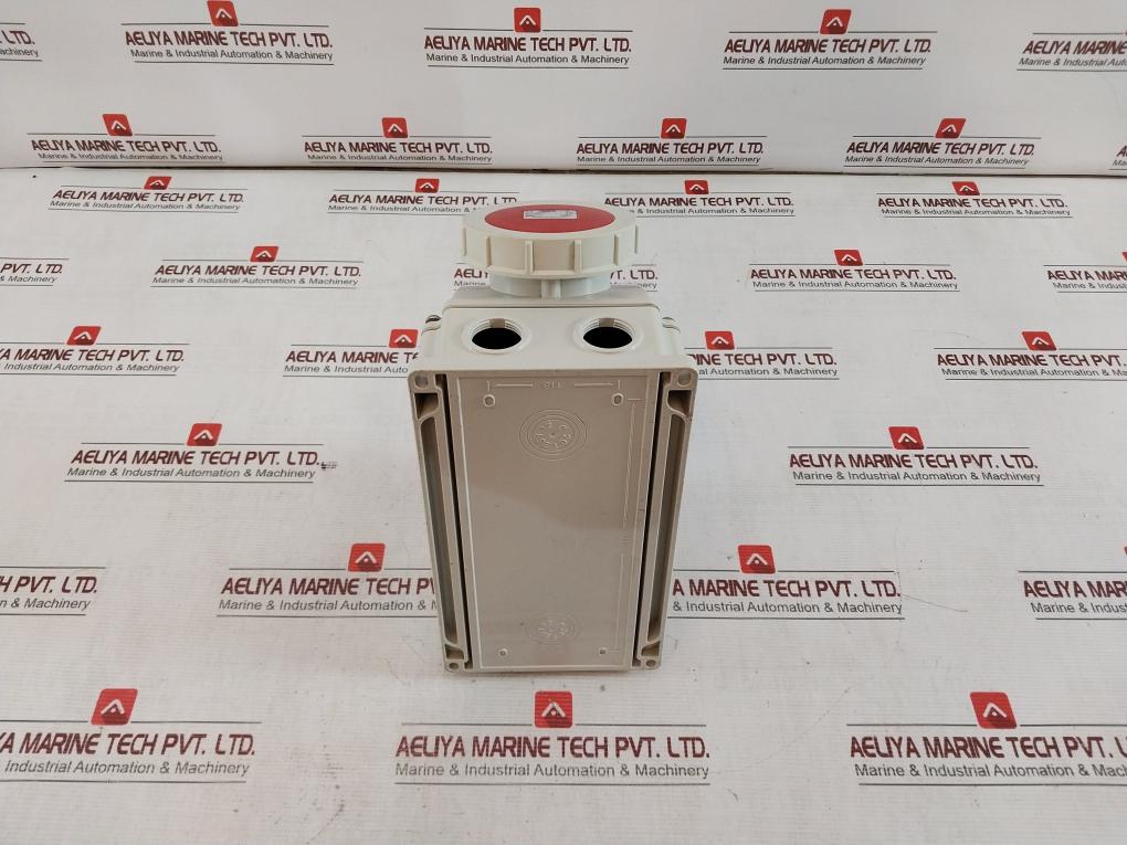 Pce 75242 Interlock Switch Socket 380/440V~ 50/60Hz 57A 1000V - Image 2