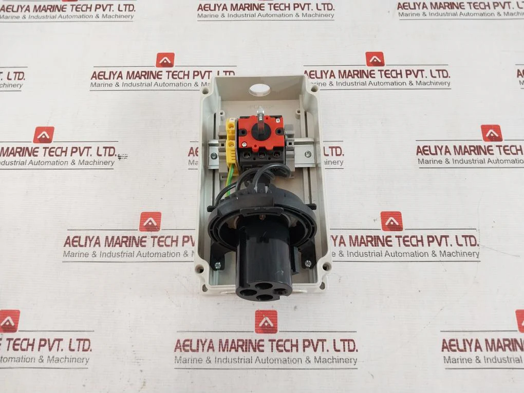 Pce 75242 Interlock Switch Socket 380/440V~ 50/60Hz 57A 1000V - Image 4