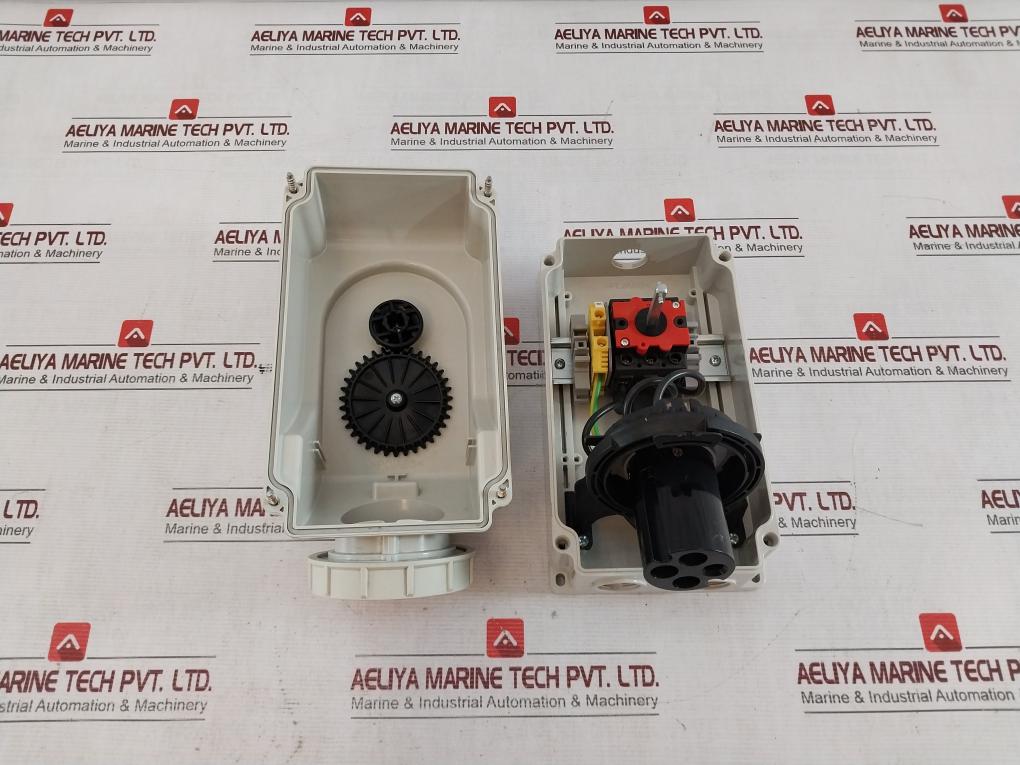 Pce 75242 Interlock Switch Socket 380/440V~ 50/60Hz 57A 1000V - Image 5