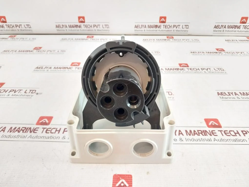 Pce 75242 Interlock Switch Socket 380/440V~ 50/60Hz 57A 1000V - Image 7
