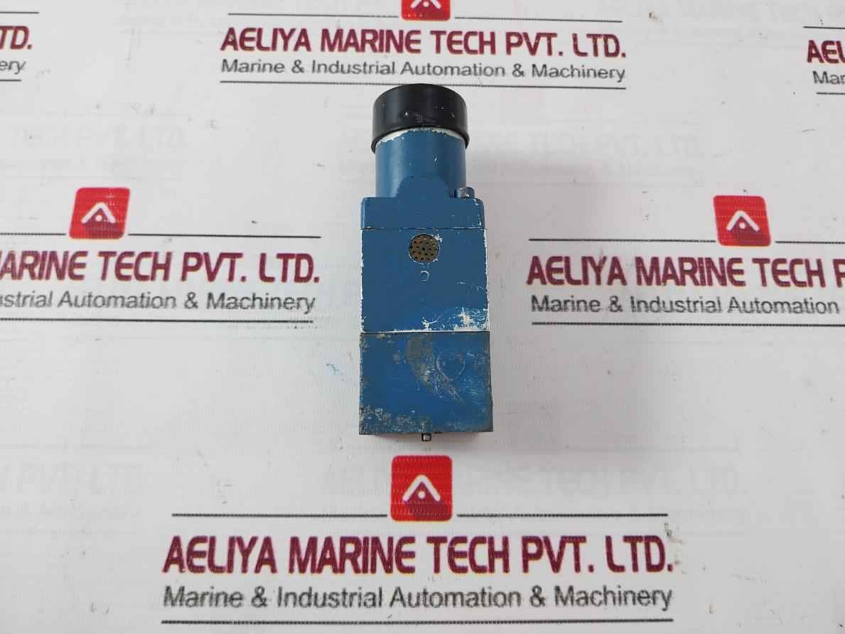 Rexroth 3712030000 Pneumatic Directional Valve 2499 - Image 2